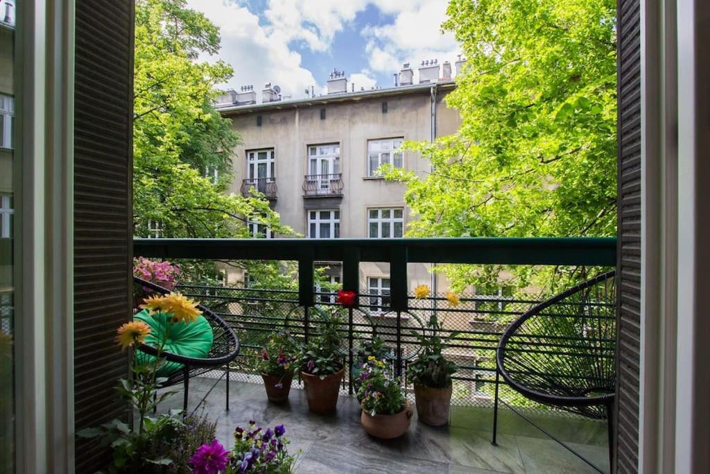 Spacious 3Br Apartment With Ac In Living Room, 2 Balconies Krakow Exterior photo