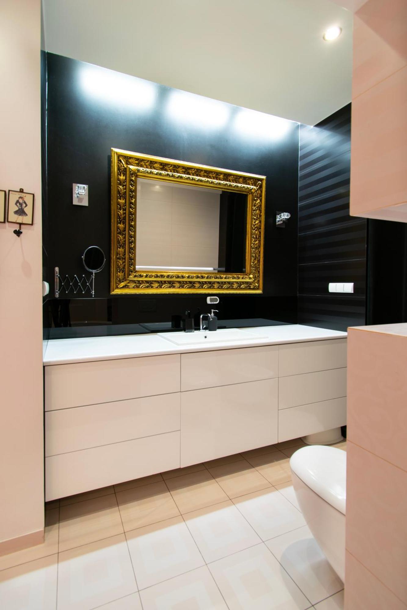 Spacious 3Br Apartment With Ac In Living Room, 2 Balconies Krakow Exterior photo